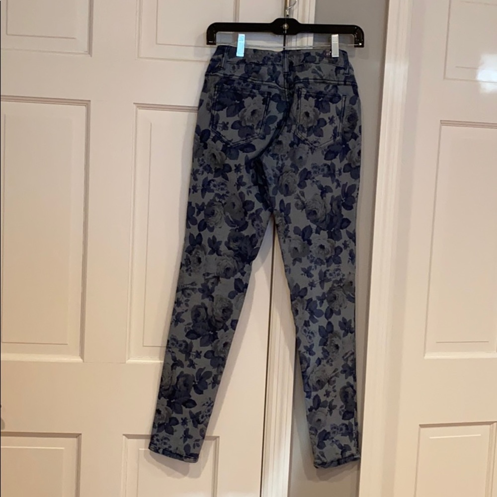 Flip Side jeans. Reversible skinny jeans. - Picture 5 of 14